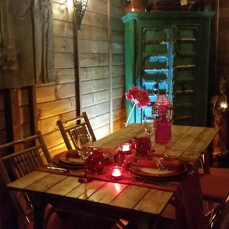 Au Soleil Mongol فندق مبيت وإفطار 3*